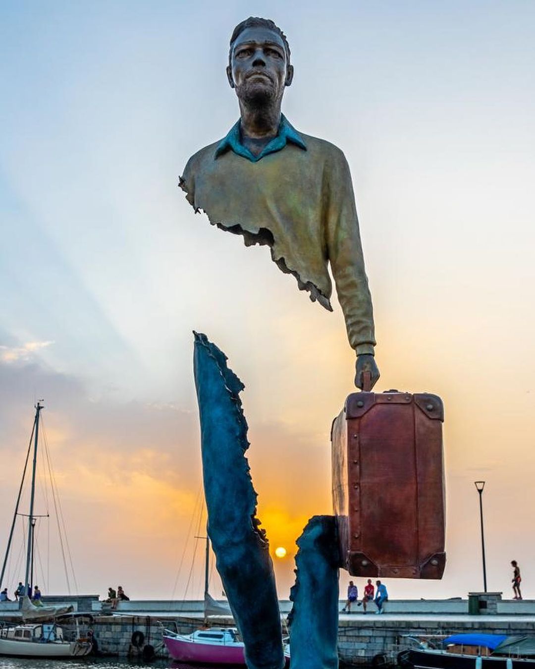 Bruno Catalano, socha