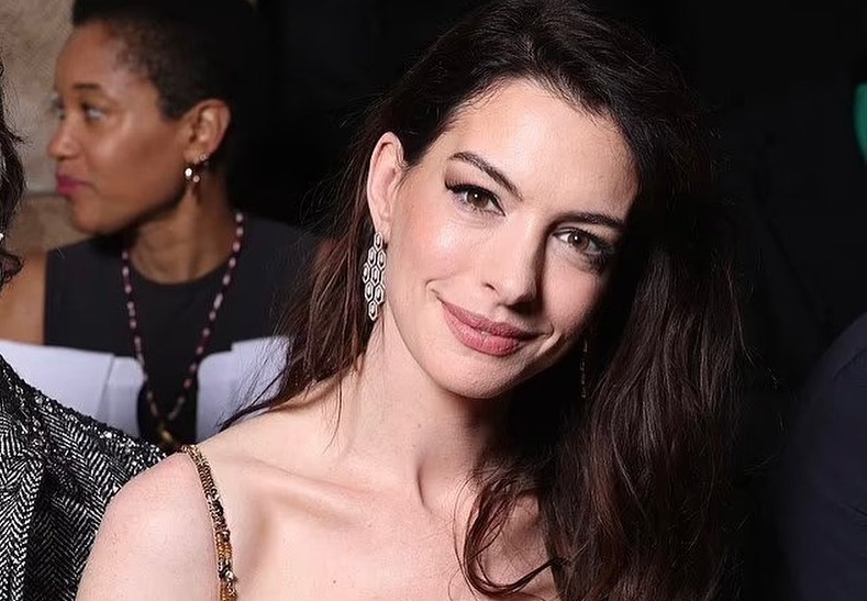 Anna Hathaway, nechty, manikúra