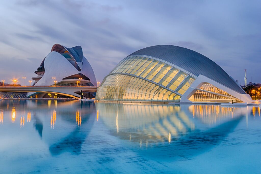 Ciudad de las Artes y las Ciencias vo Valencii.